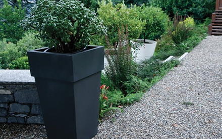 SERRALUNGA | TORRE OUTDOOR PLANTERS