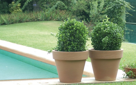 SERRALUNGA | BORDATO LISCIO OUTDOOR PLANTERS